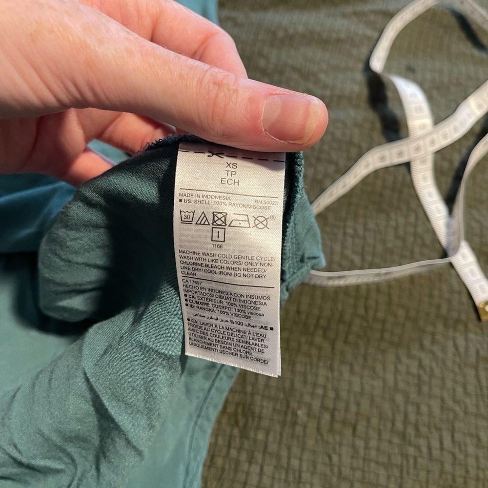 Women's Sleeveless teal Top - Picture 4 of 6